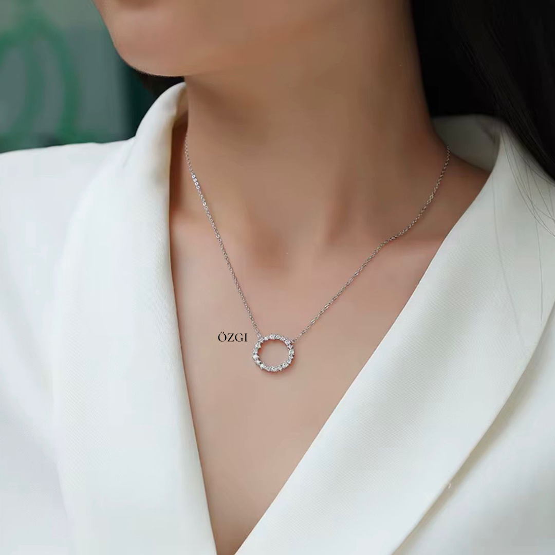 Haloa Pendant Necklace
