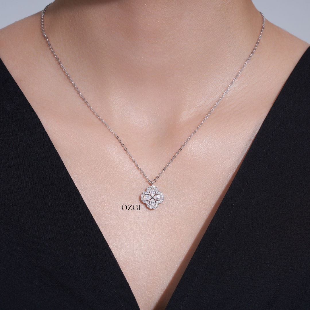 OZGI Layali Bloom Pendant Necklace