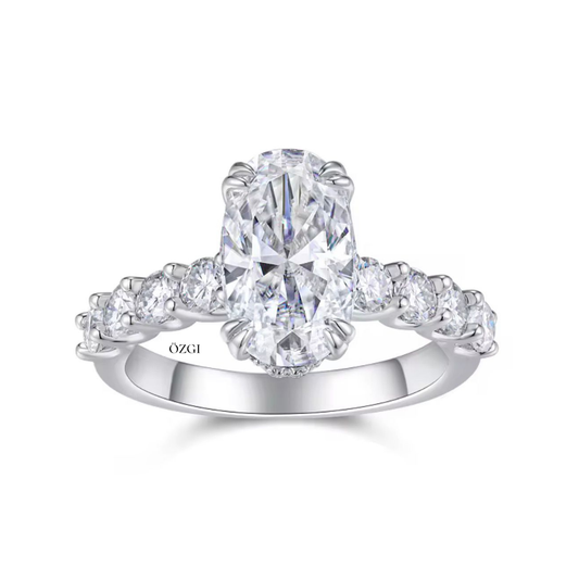 LAYAN Ring – Royal Elegance Collection