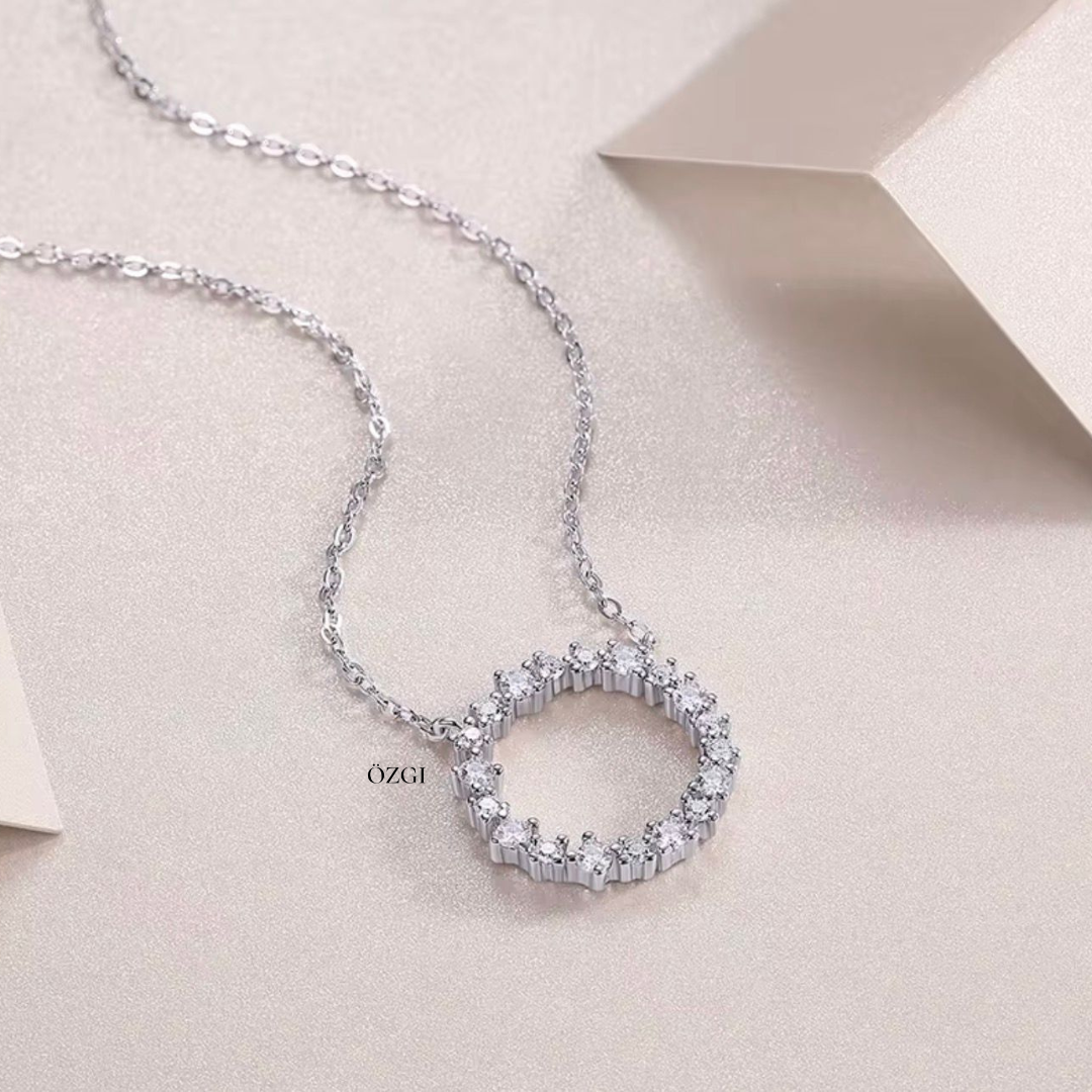 Haloa Pendant Necklace