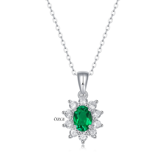 OZGI Emerald Bloom Pendant Necklace