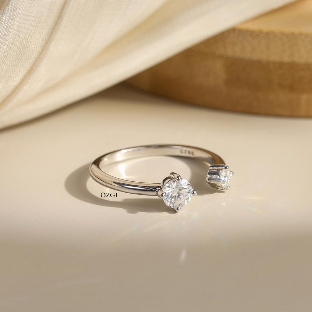 OZGI Luna Solitaire Open Ring