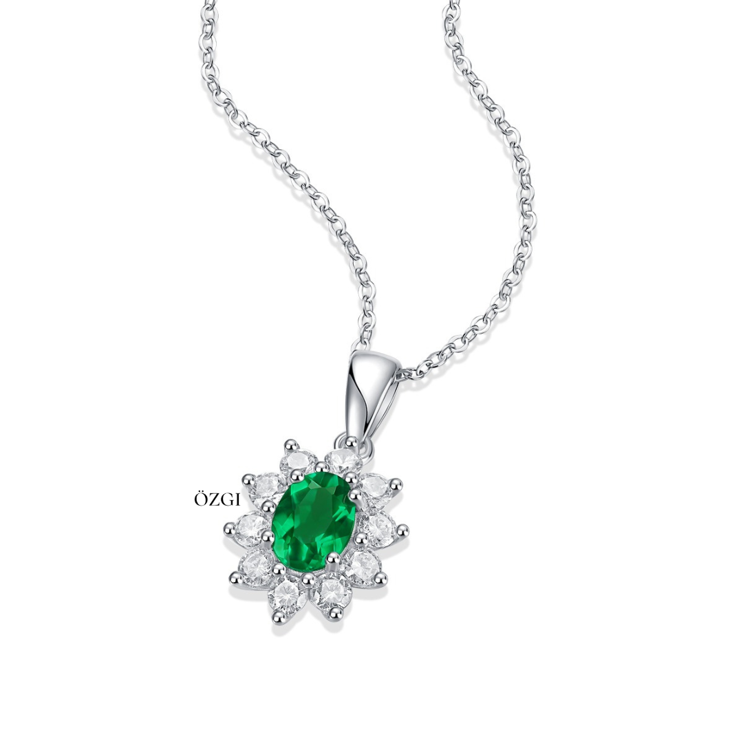 OZGI Emerald Bloom Pendant Necklace