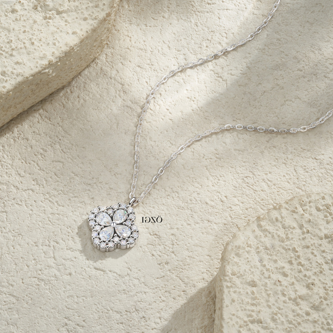 OZGI Layali Bloom Pendant Necklace