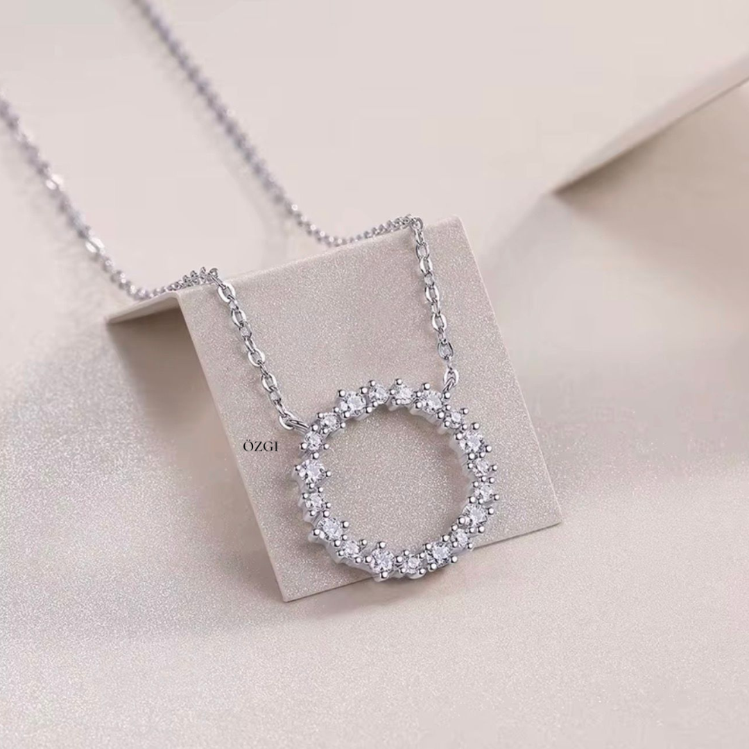 Haloa Pendant Necklace