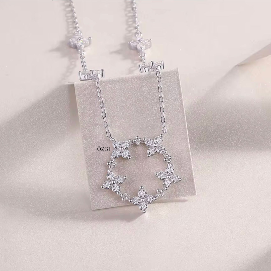 OZGI Zahra Bloom Necklace