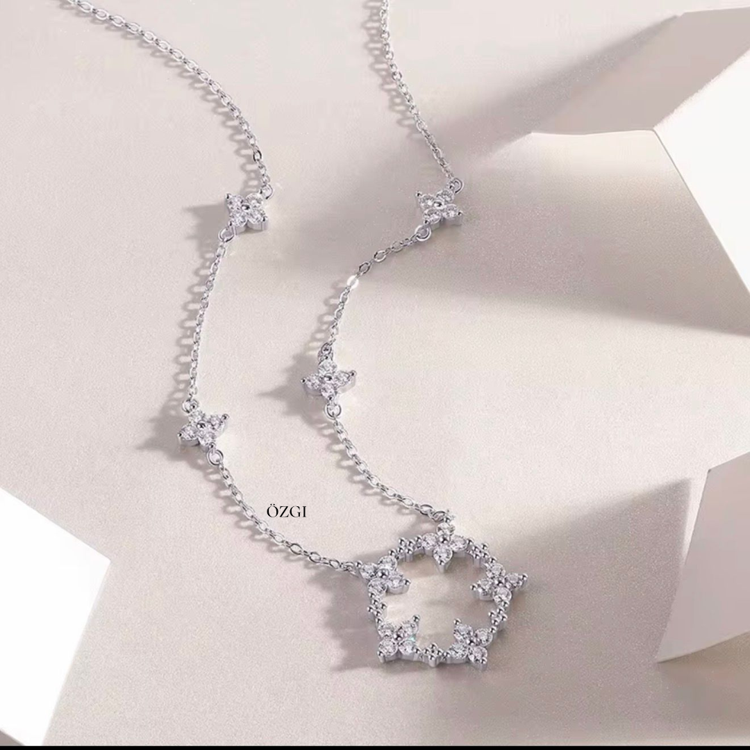 OZGI Zahra Bloom Necklace