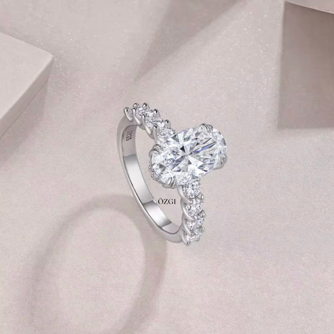 LAYAN Ring – Royal Elegance Collection