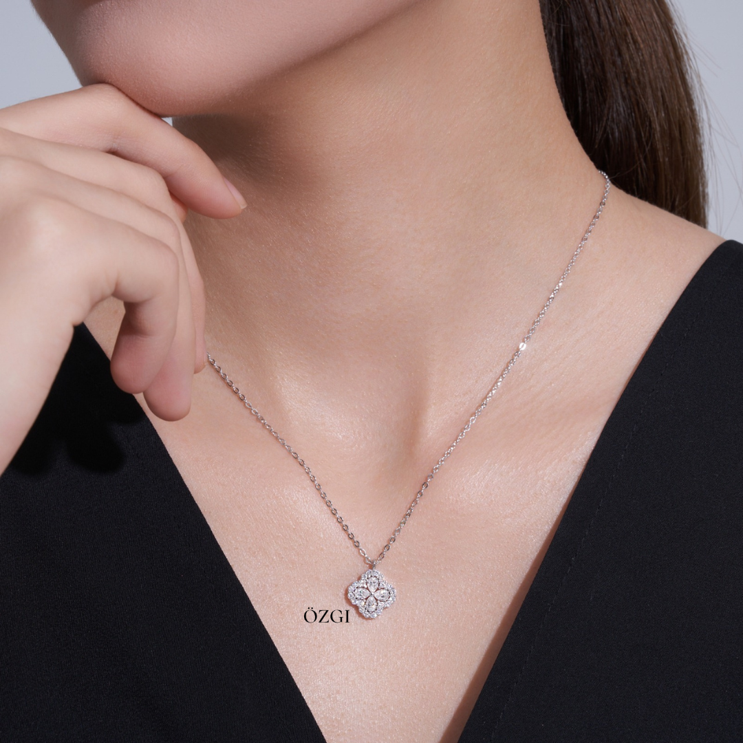 OZGI Layali Bloom Pendant Necklace