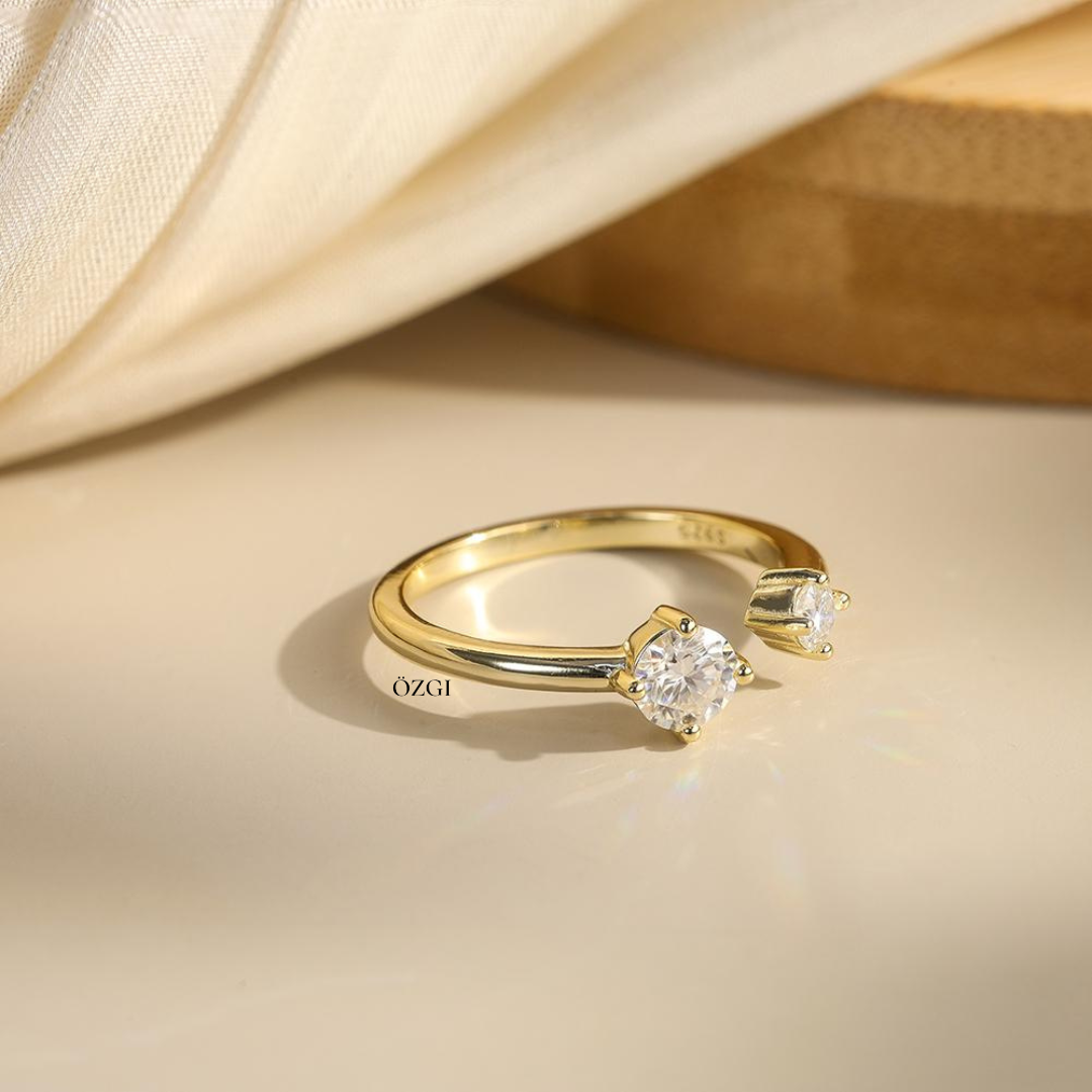 OZGI Luna Solitaire Open Ring