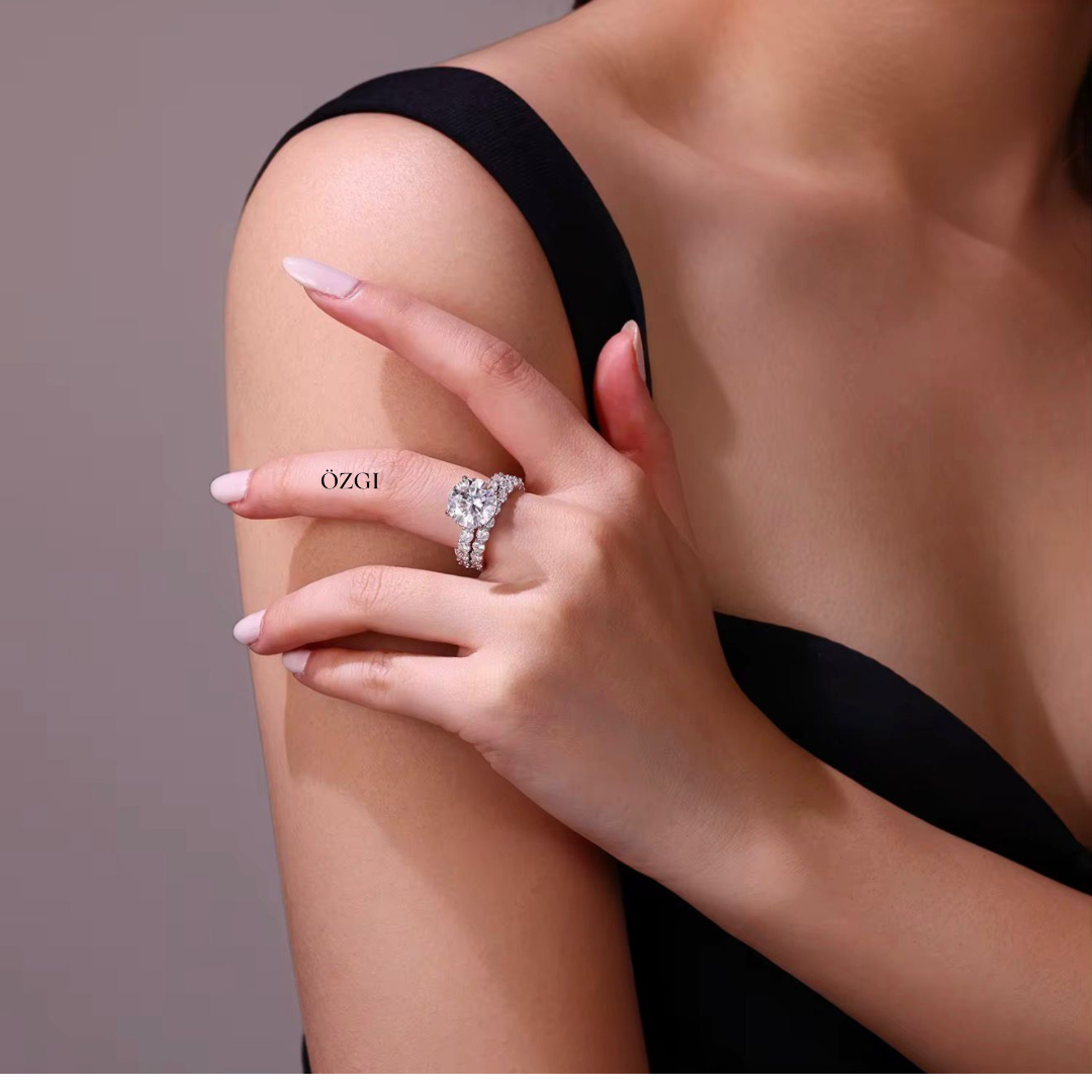 YASMEEN Ring – Eternal Spark Collection