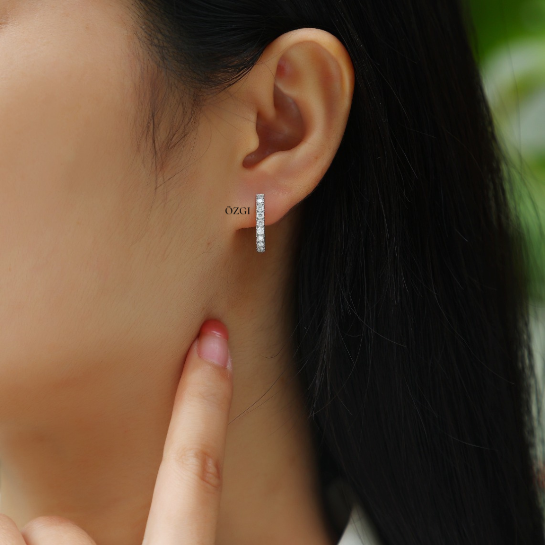 OZGI Noor Hoop Earrings – 4MM