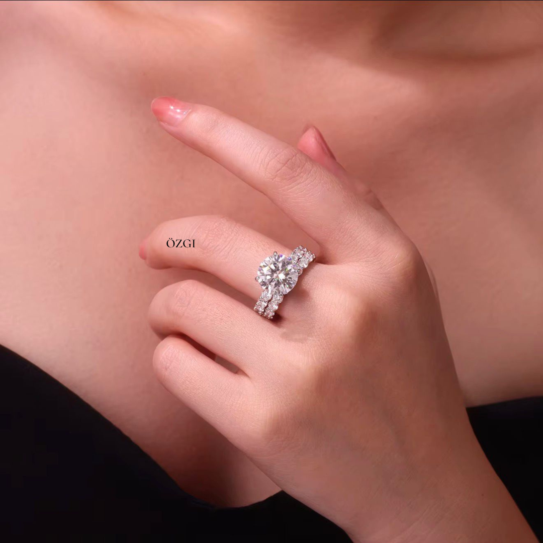YASMEEN Ring – Eternal Spark Collection
